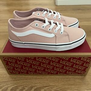 ✨NWT✨Vans Filmore Decon Sneakers